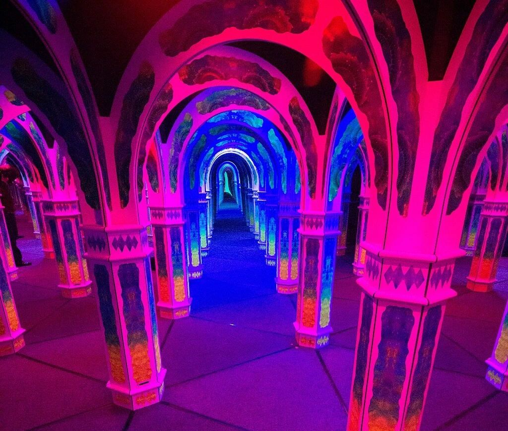 Magowan's Infinite Mirror Maze interior