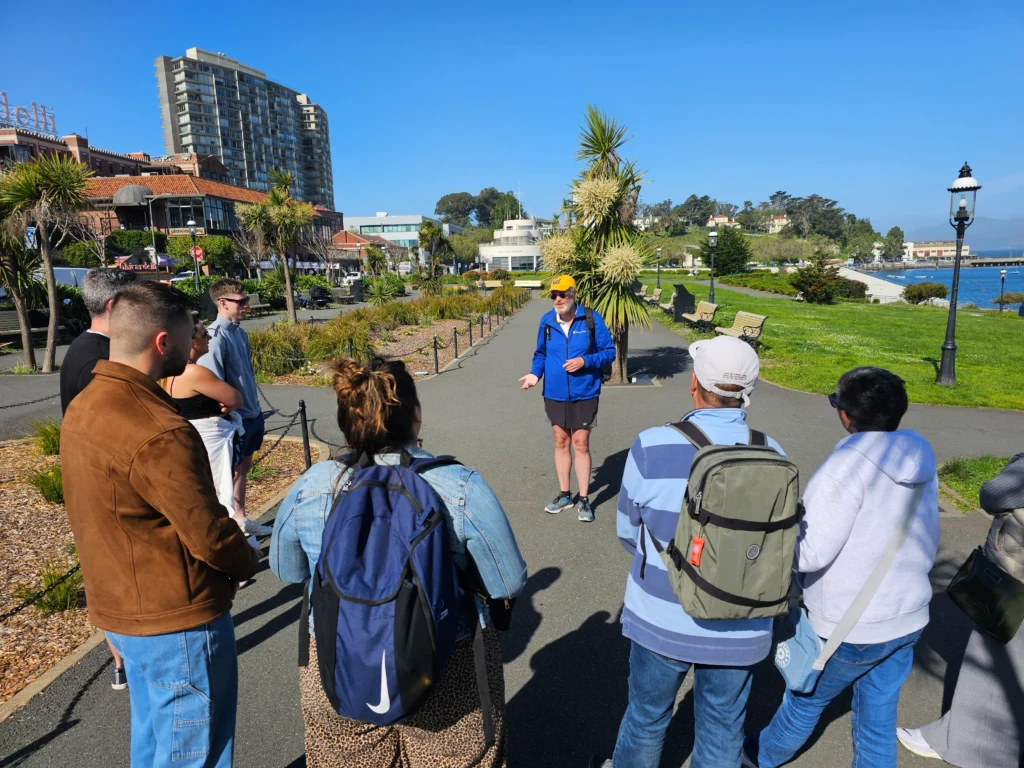 Tour guide and group during Fisherman's Wharf Tour With Alcatraz Island